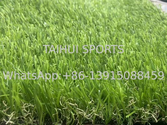 Desportos ao ar livre Tapete de relva artificial Tapete verde com buracos de drenagem Densidade 21000