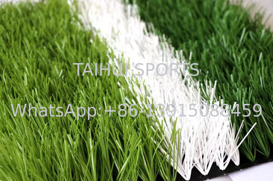 50mm Altura de pilha Material sintético PE Decoração de jardim Tapete de grama artificial para campo de futebol